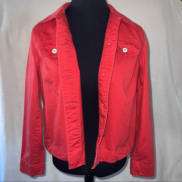 Red lightweight short jacket back pleats button front casual & cool - Picture 2 of 13